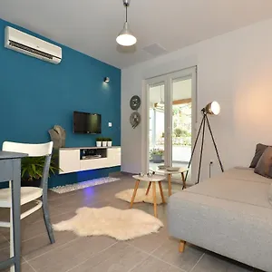 https://marineblue-apartment.hotels-in-trogir.com