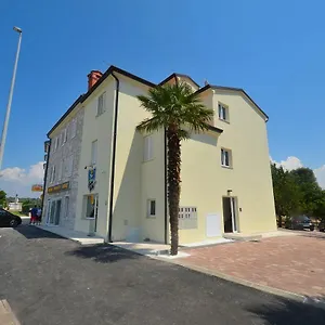  Apartment Stella