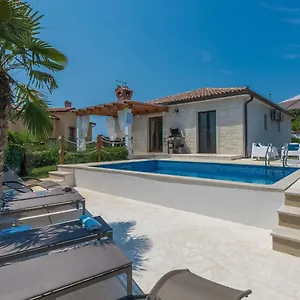  Ferienhaus Joy By Interhome